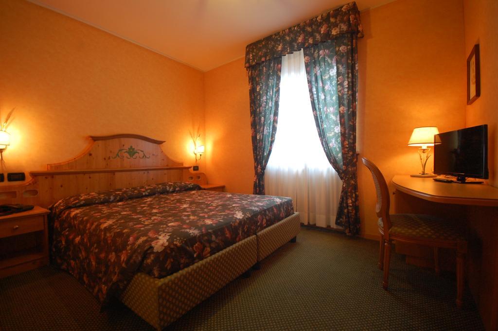 Chalet Fiocco Di Neve Pinzolo Εξωτερικό φωτογραφία